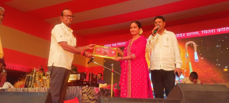 मैली चादर ओढ़ के कैसे द्वार तुम्हारे आऊं... भजन पर मंत्रमुग्ध हुए दर्शक