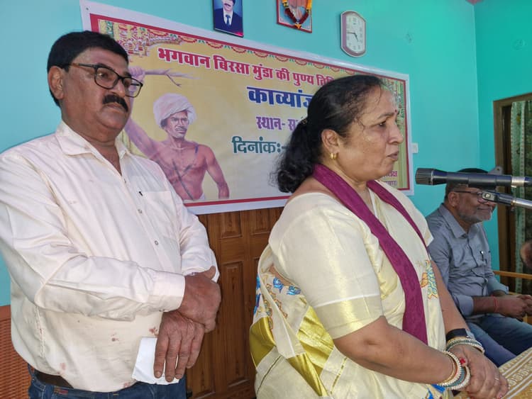 गांव की खूबसूरती बताती कविता ने किया रोमांचित, निर्दलीय विधायक बनने की इच्छा ने खूब हंसाया