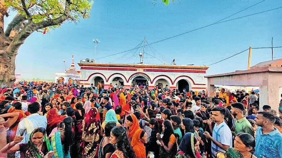 भक्तों की मनोकामनाएं पूर्ण करती हैं धमना की दक्षिणेश्वरी काली