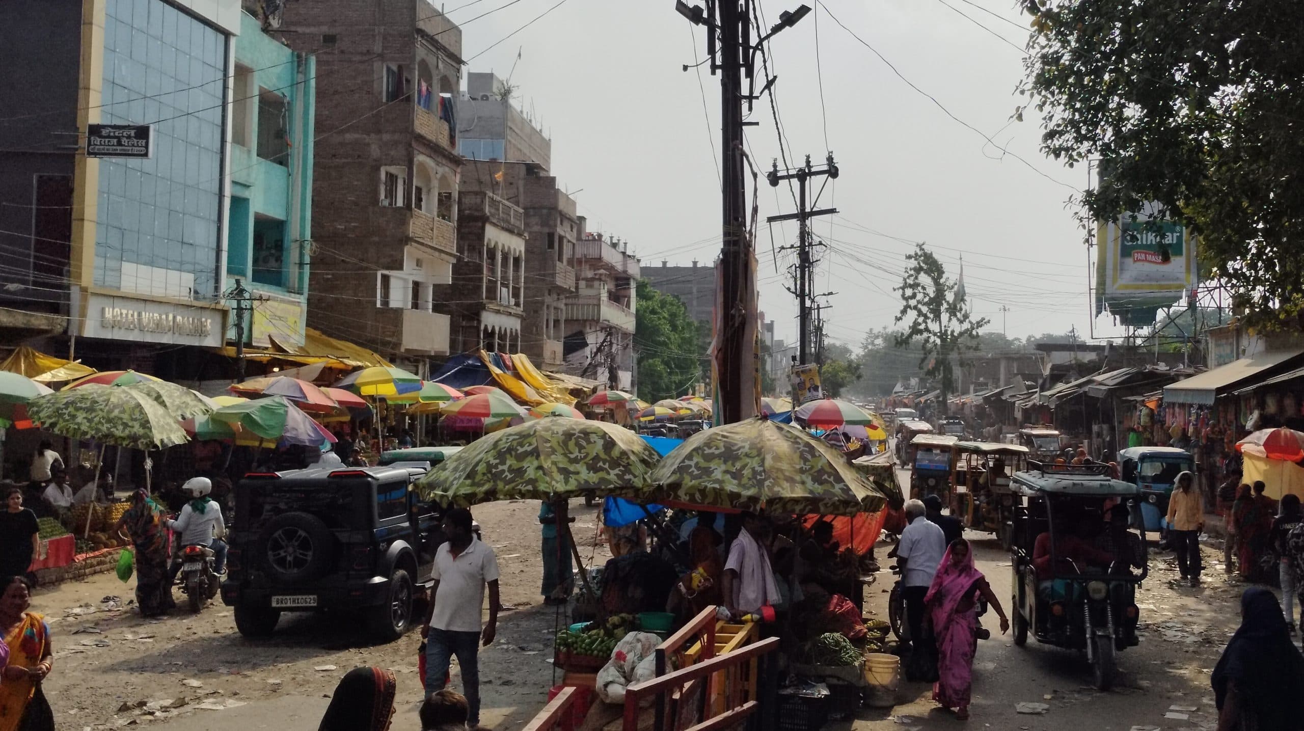 चिलचिलाती धूप व गर्मी से लोग परेशान, सड़क व बाजार में पसरा सन्नाटा