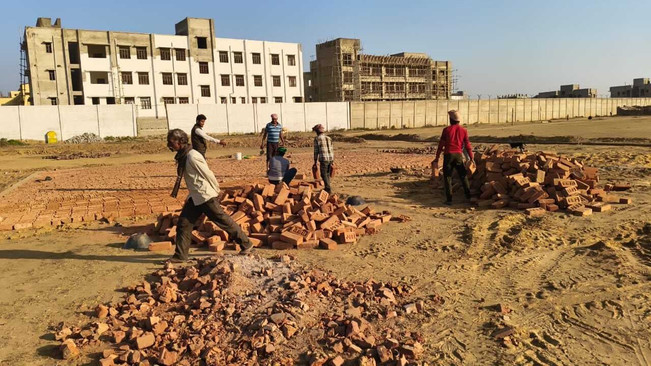 सेंट्रल स्कूल एवं अन्य बिल्डिंग की सुरक्षा के लिए सुरक्षा तटबंध की जरूरत