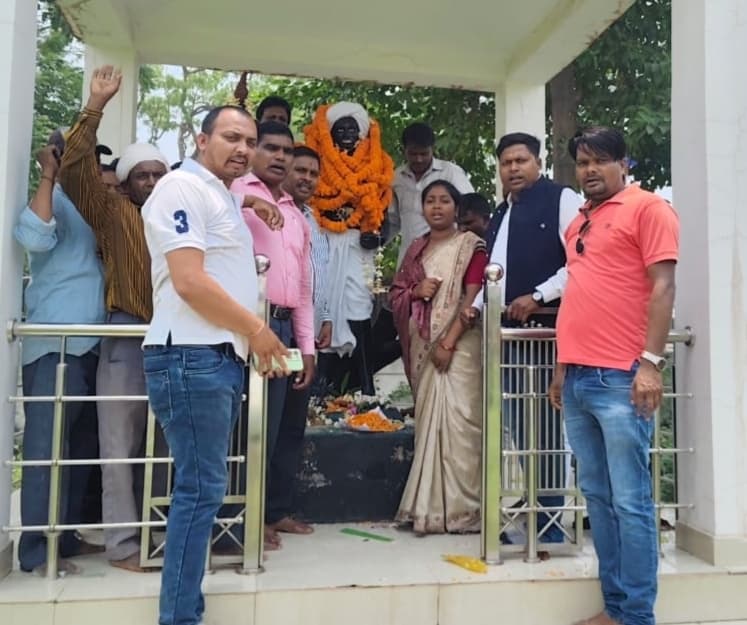 बिरसा मुंडा का जीवन साहस, स्वाभिमान व बलिदान का प्रतीक