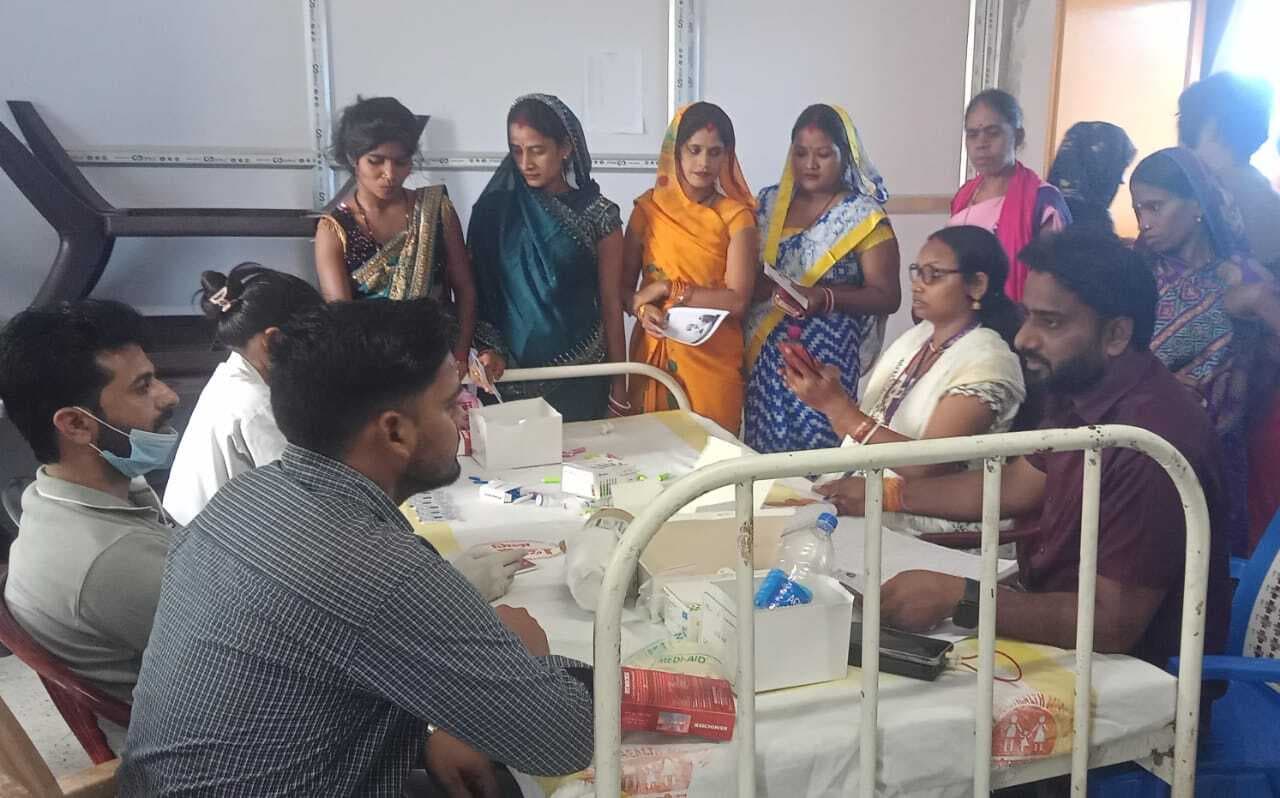 शिविर में 215 गर्भवती महिलाओं का हुआ स्वास्थ्य जांच