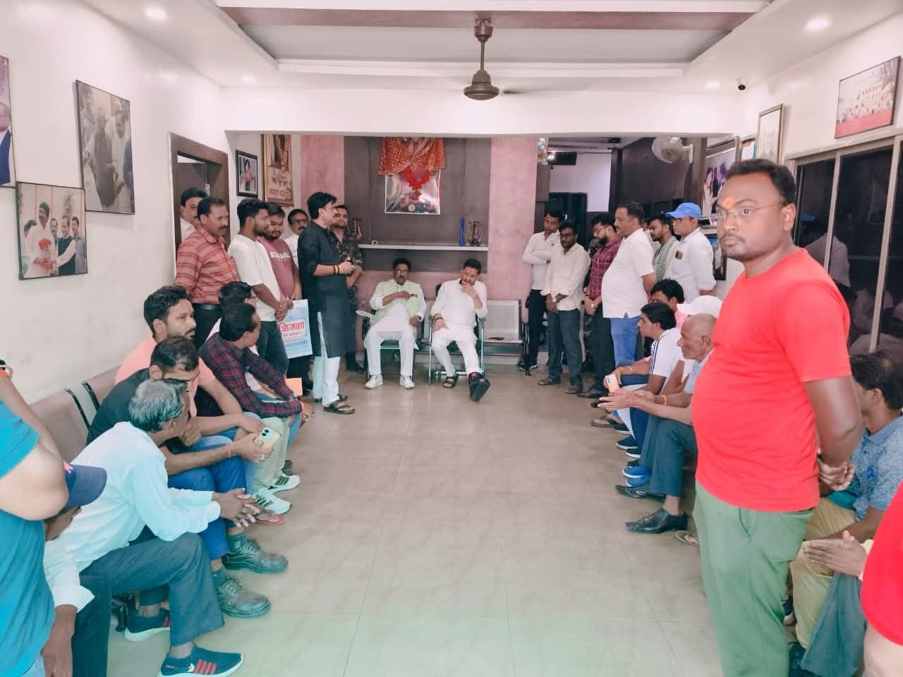 Bokaro News : विधायक ने रोकी कोल ट्रांसपोर्टिंग, छाई ओवरलोडिंग की जांच का निर्देश