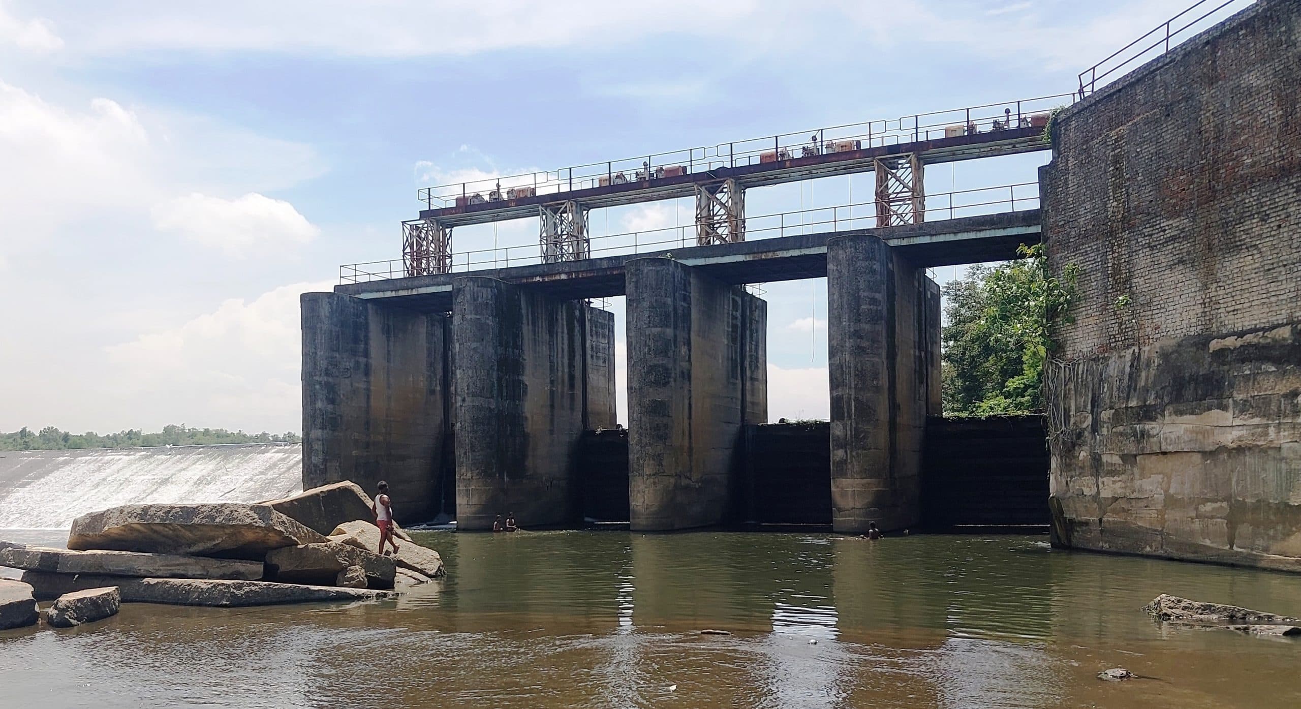 Bokaro News : बांध में बालू व गाद जमा होने से प्रबंधन परेशान