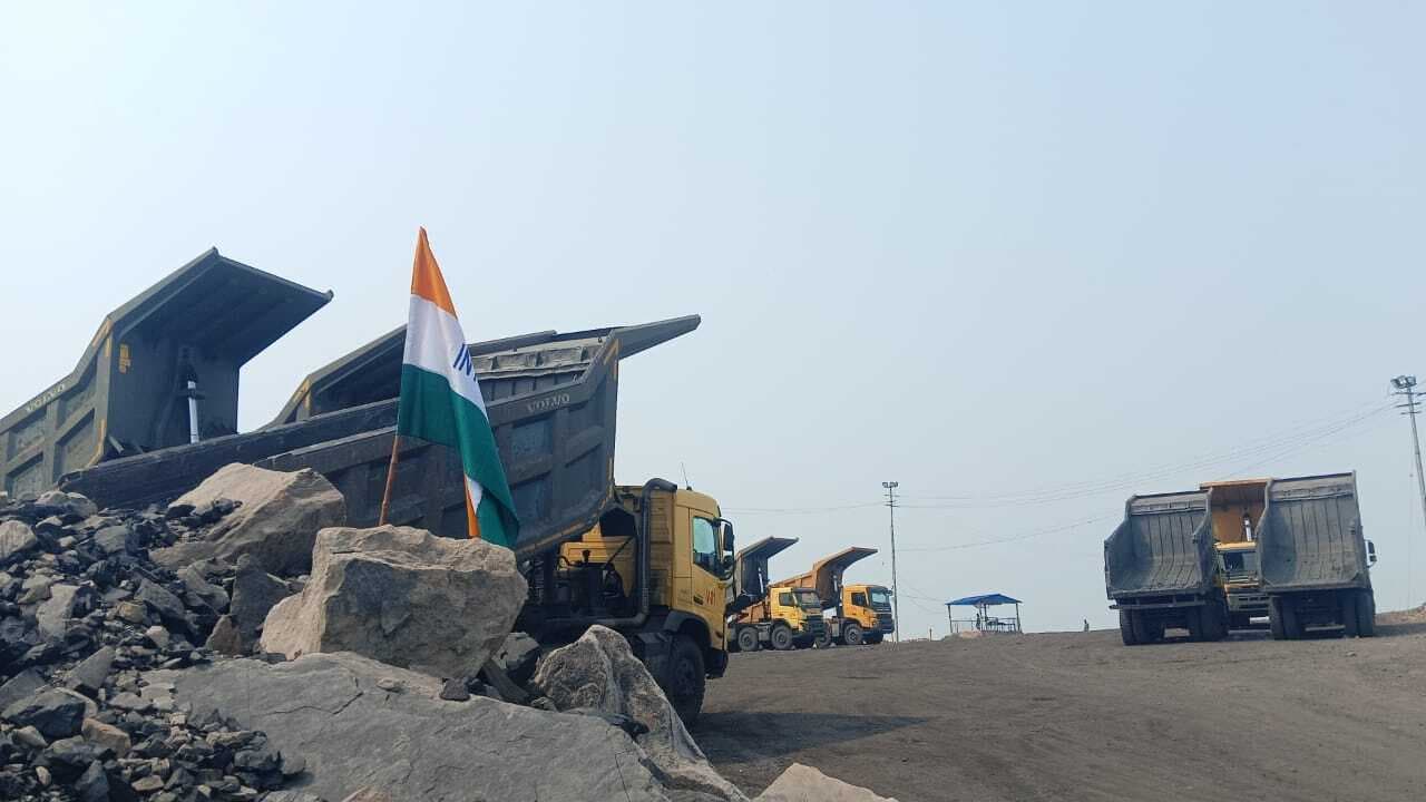 Bokaro News : नो वर्क नो पे के खिलाफ कर्मियों ने किया काम ठप
