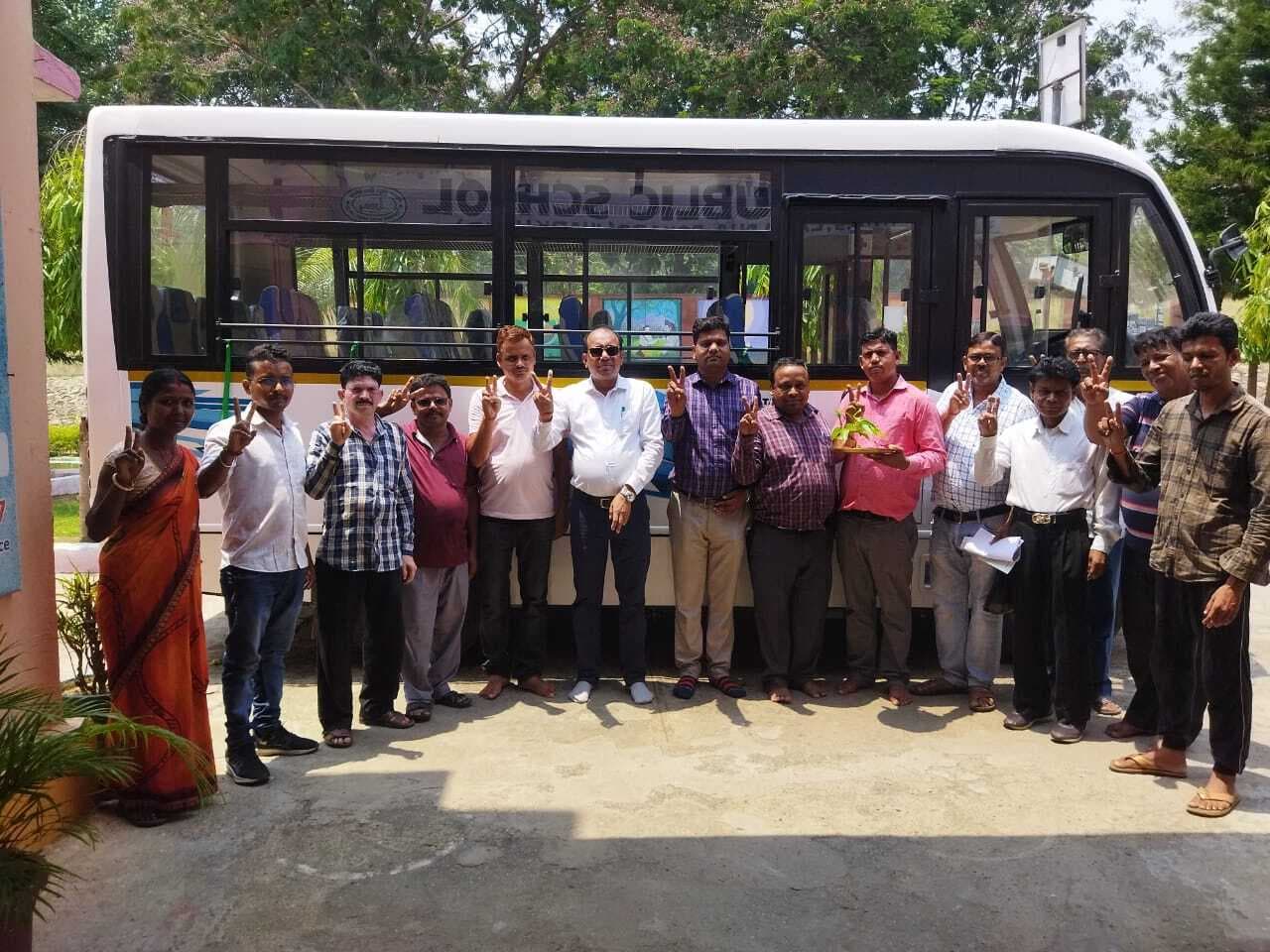 Bokaro News : डीएवी ललपनिया को टीटीपीएस प्रबंधन ने दी बस