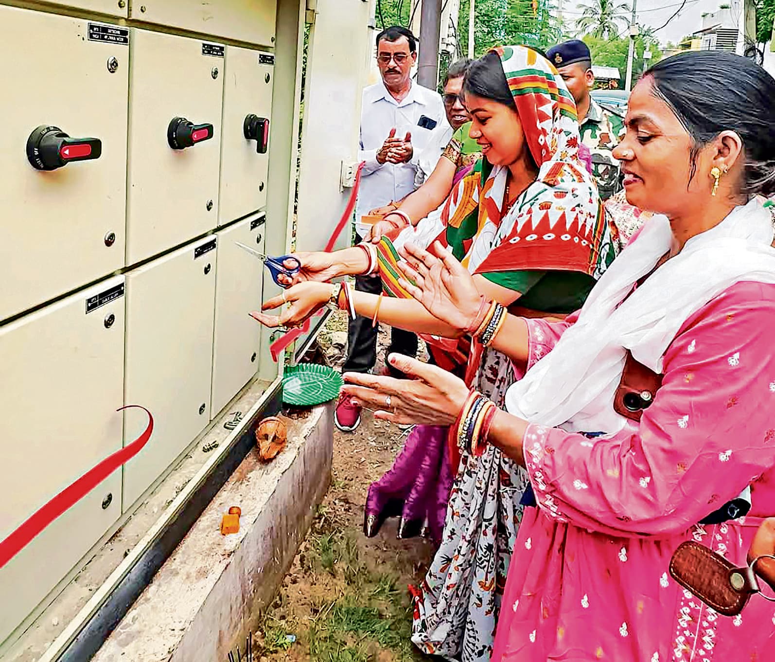 Jamshedpur News : बागुनहातू में टाटा स्टील यूआइएसएल ने शुरू की बिजली आपूर्ति, 3000 से अधिक परिवार होंगे लाभान्वित