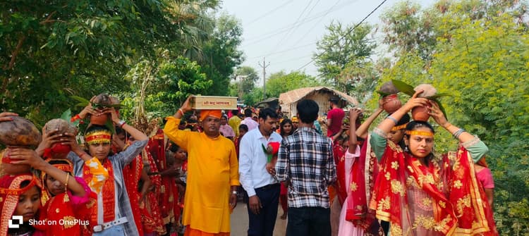 Samastipur : श्रीमद्भागवत कथा को लेकर निकाली गई शोभा यात्रा