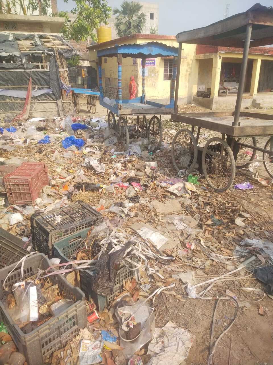 Samastipur : गांधी मैदान में सफाई के अभाव से अभ्यर्थी परेशान