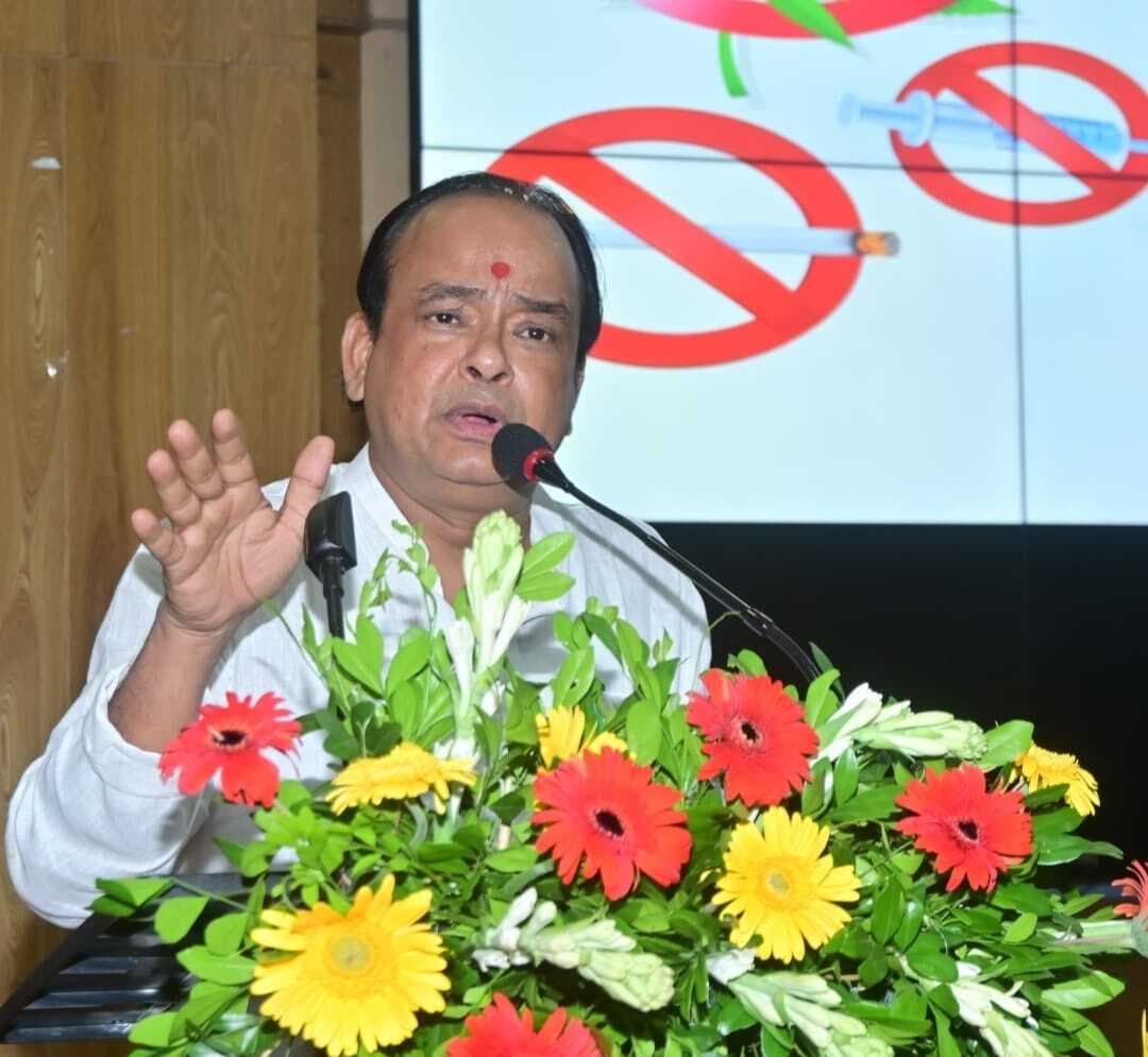 तिरंगे की आड़ में झूठ का जश्न बंद करें स्मृति ईरानी, अमेरिका के आगे झुकने को जीत मत बताइए : मंत्री