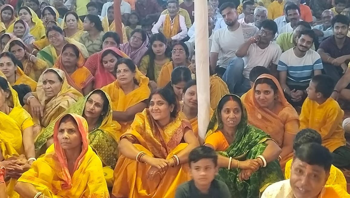 Dhanbad News : धारकिरो में श्रीकृष्ण-रुक्मिणी विवाह के मंच से दिया गया प्रेम का संदेश