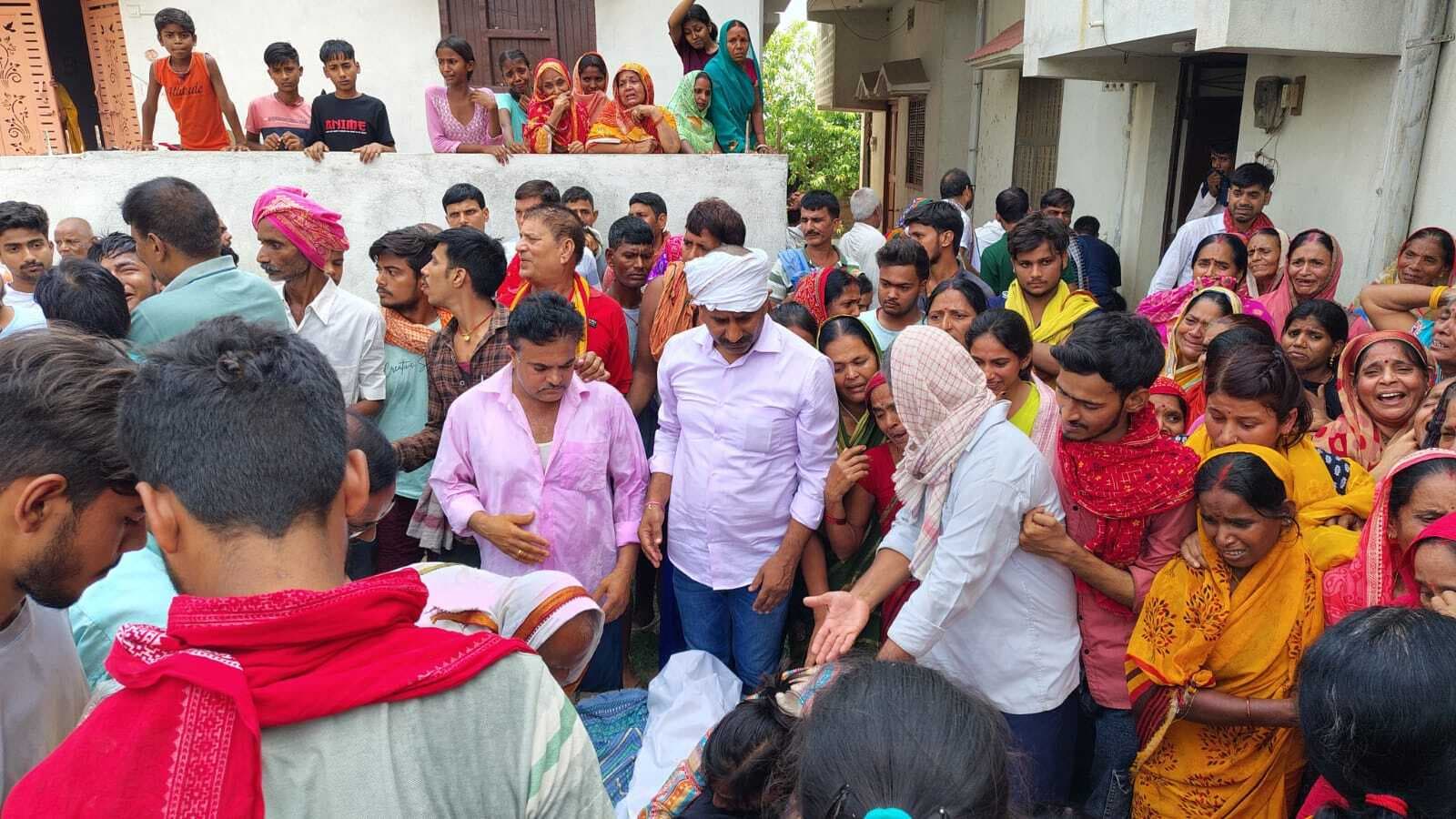 सड़क दुर्घटना में जख्मी बालक की इलाज के दौरान मौत