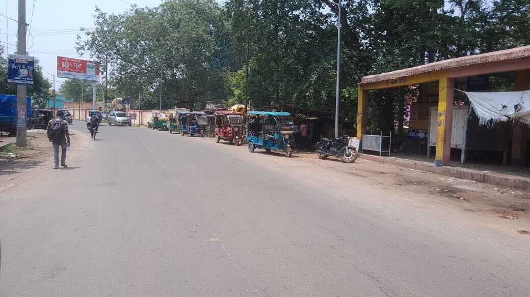 मधुपुर में भीषण गर्मी व धूप से लोग परेशान, जनजीवन हुआ अस्त-व्यस्त