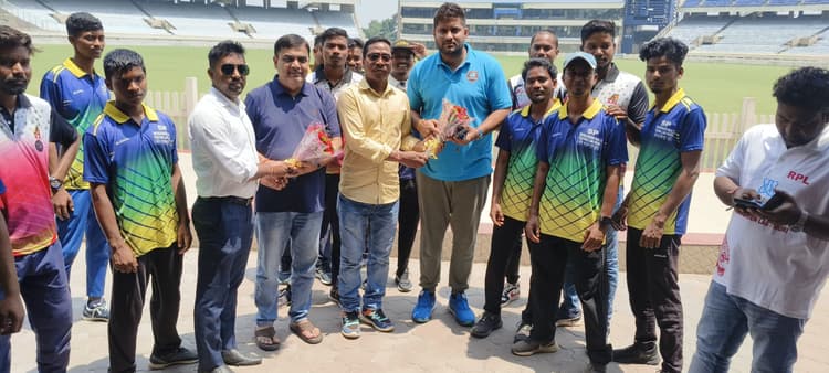 विजेता व उपविजेता टीम को मिला सम्मान