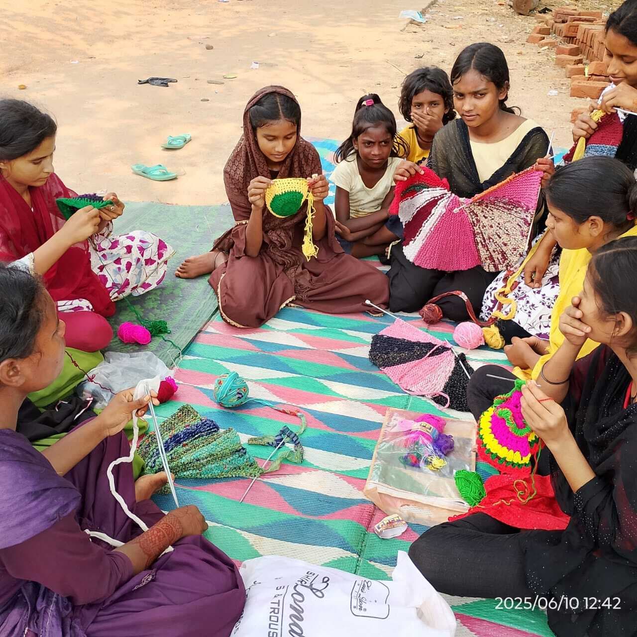 किशोरियों को कौशल विकास का मिला प्रशिक्षण