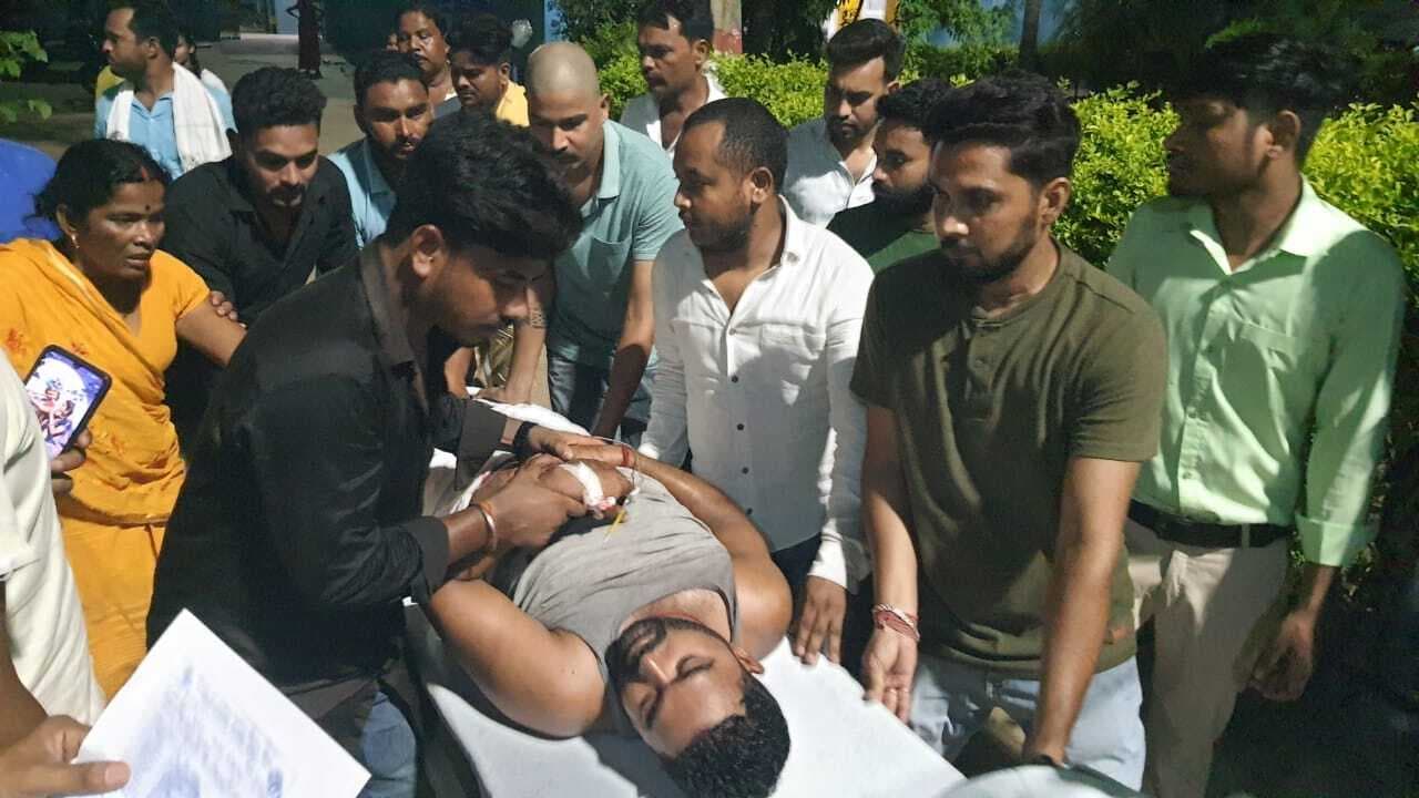 शादी के तीसरे दिन हुई कार दुर्घटना में दूल्हा घायल, दुल्हन बाल-बाल बची