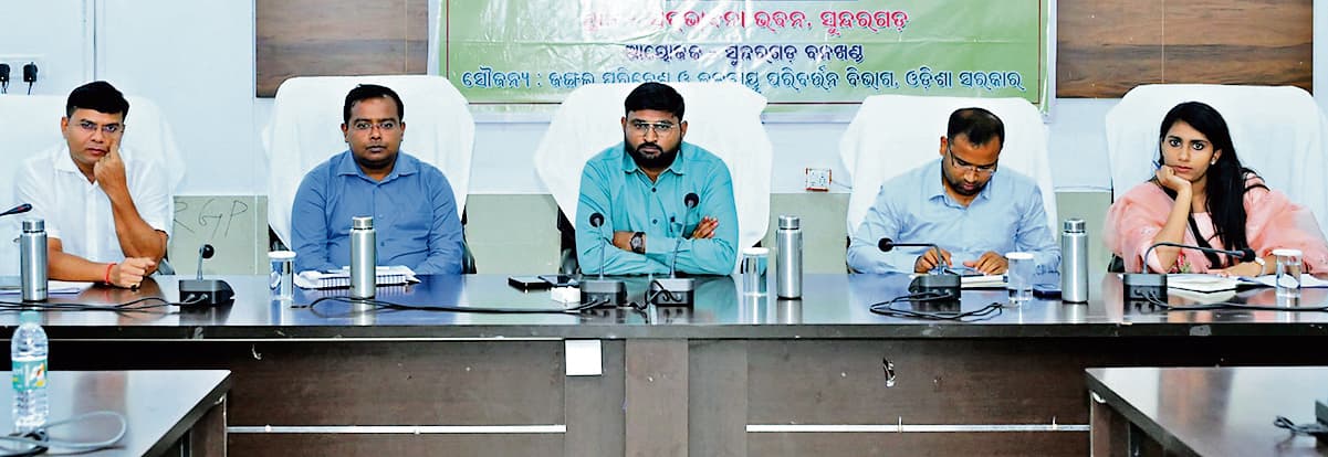 Rourkela News : मानव-हाथी संघर्ष को कम करने के उपायों पर हुआ मंथन