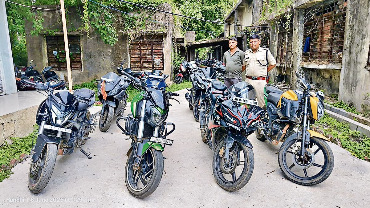 स्टंट करने वालों पर कार्रवाई, 16 बाइक जब्त