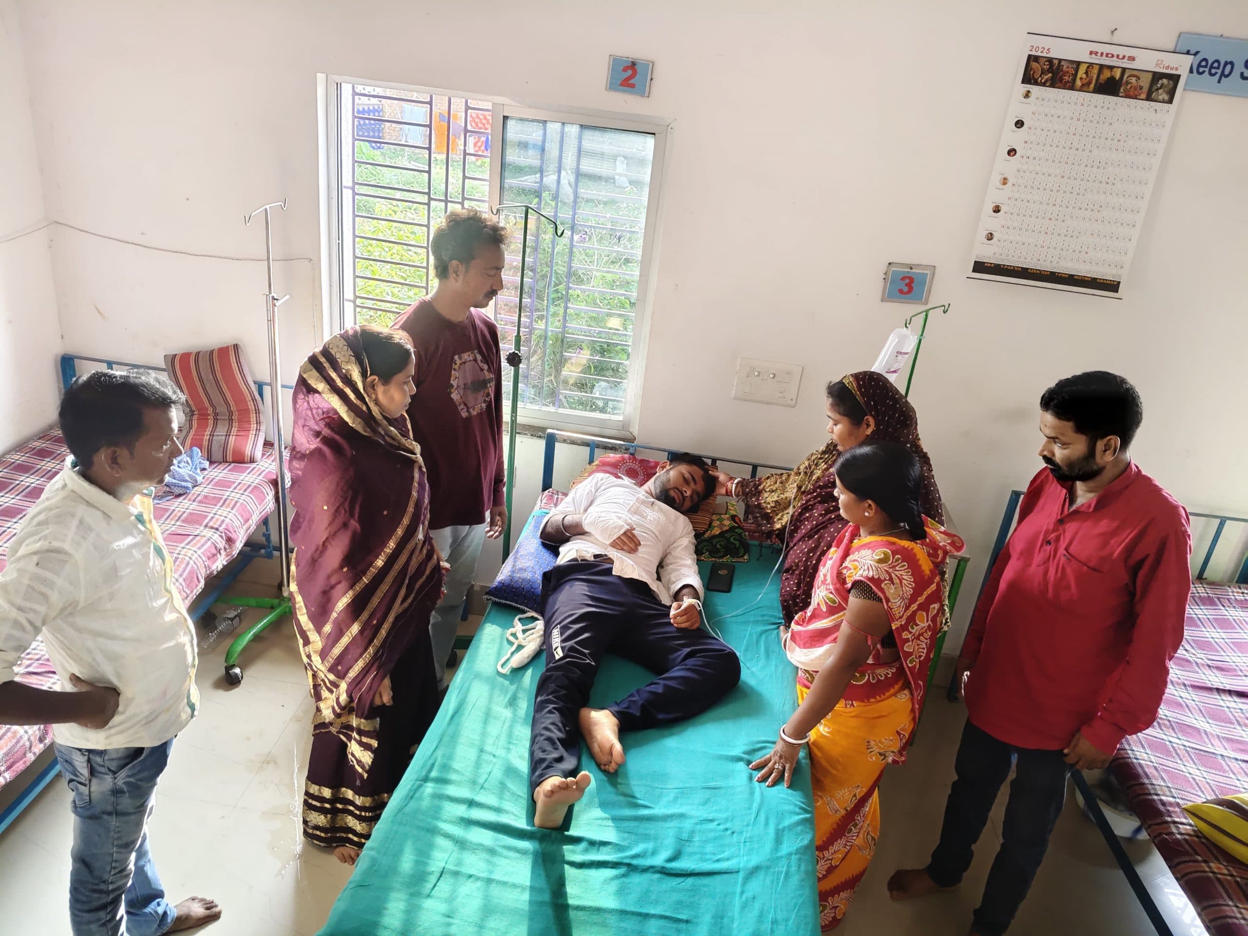 East Singhbhum News : पटमदा के प्रखंड उपप्रमुख के पुत्र पर चापड़ से हमला, इलाजरत