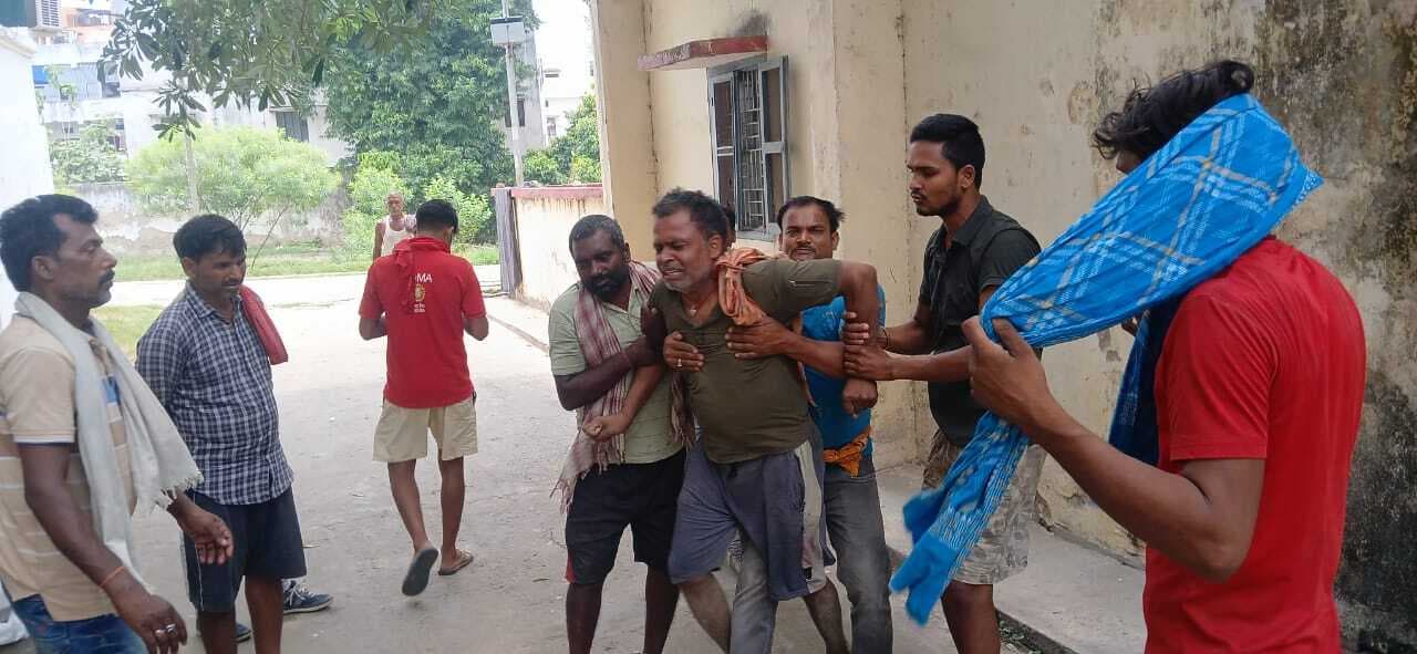 Bhagalpur news सड़क निर्माण प्लांट में काम कर रहे मजदूर रोड रोलर से कुचला, मौत