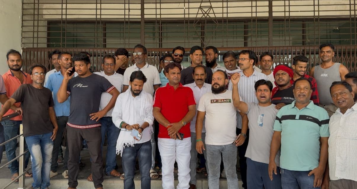 Dhanbad News: बिजली के लिए सिजुआ क्षेत्रीय कार्यालय में हंगामा