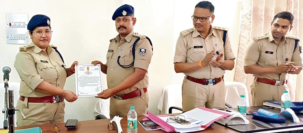 Bhagalpur news विनय गुप्ता हत्याकांड का खुलासा करने वाले पुलिस पदाधिकारी सम्मानित