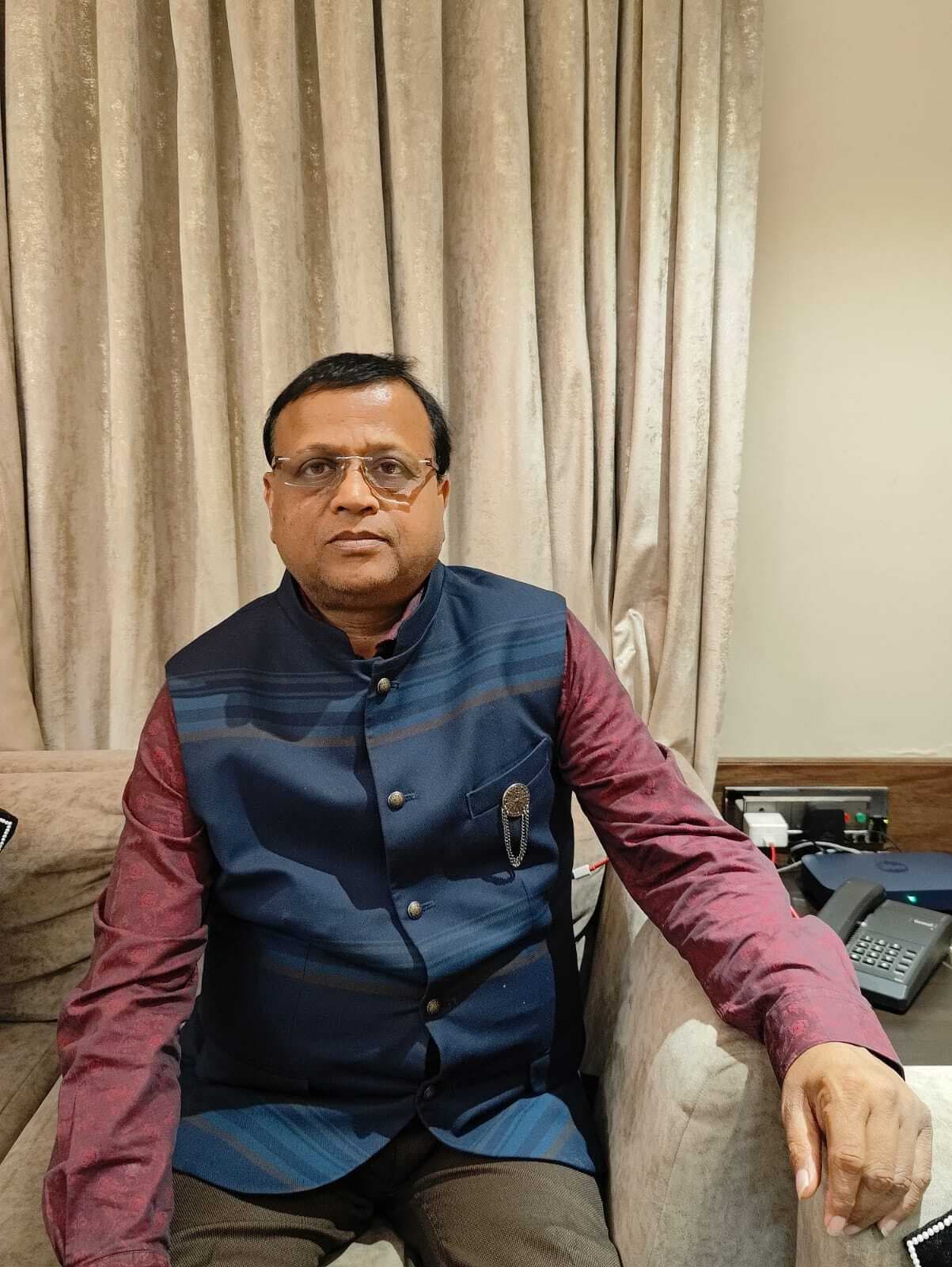 Dhanbad News : धनबाद क्लब : निर्विरोध वरीय उपाध्यक्ष चुने गये चेतन गोयनका व सचिव अतुल डोकानिया