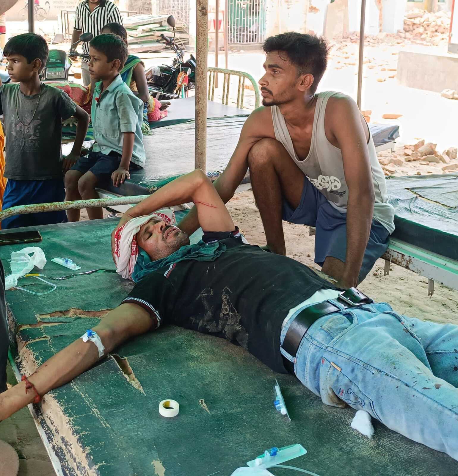 पूर्व के विवाद में जमकर मारपीट, कई घायल