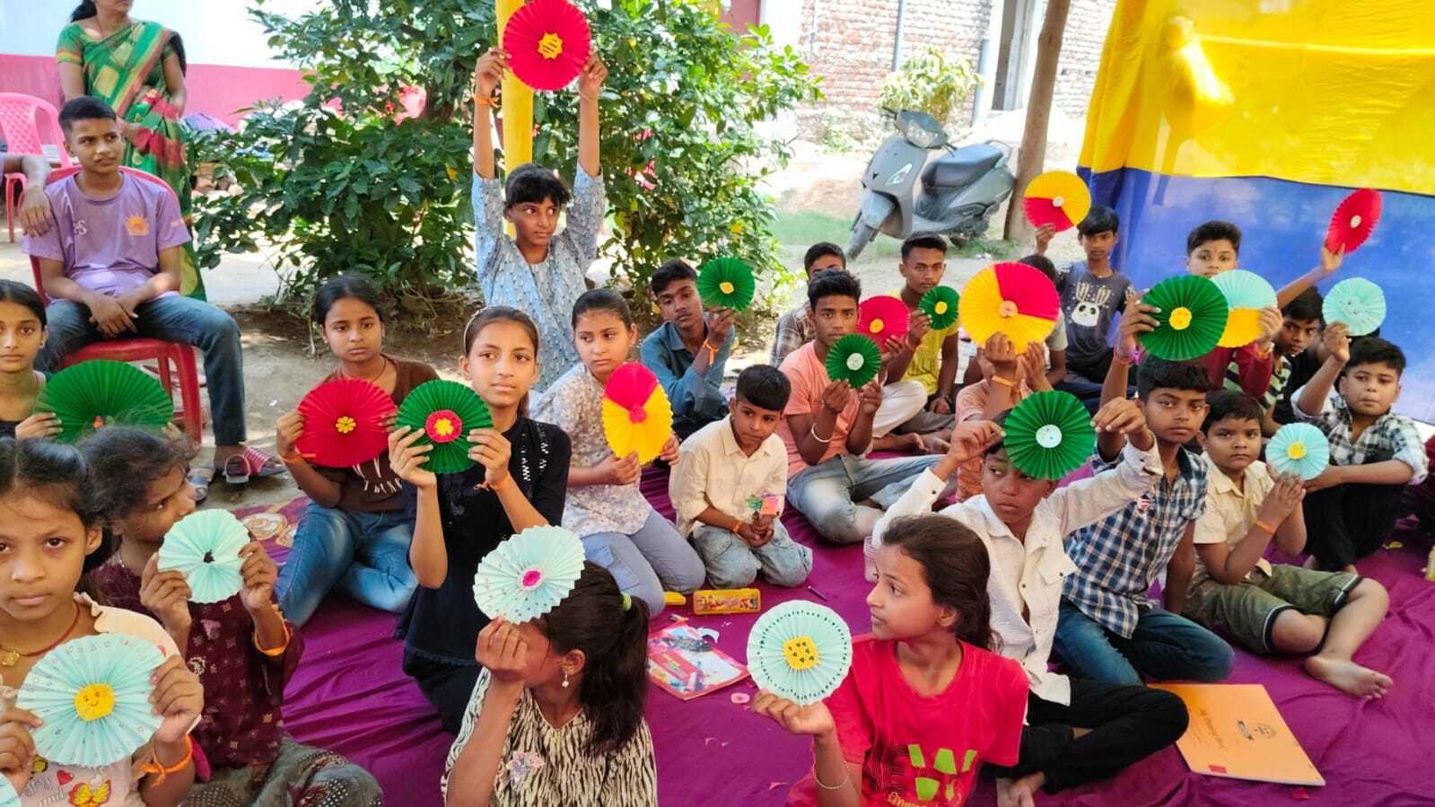 समर कैंप में बच्चों ने सीखा आर्ट एंड क्राफ्ट