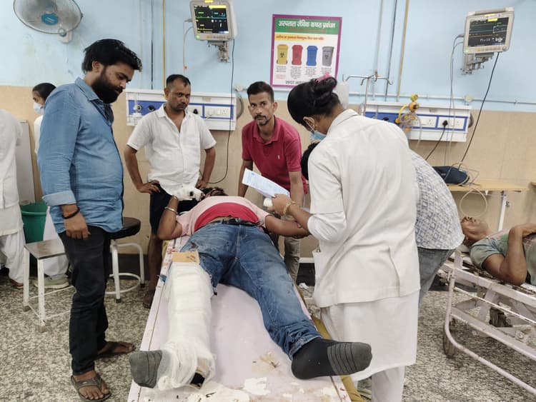 दो बाइकों की सीधी भिड़ंत में चार जख्मी