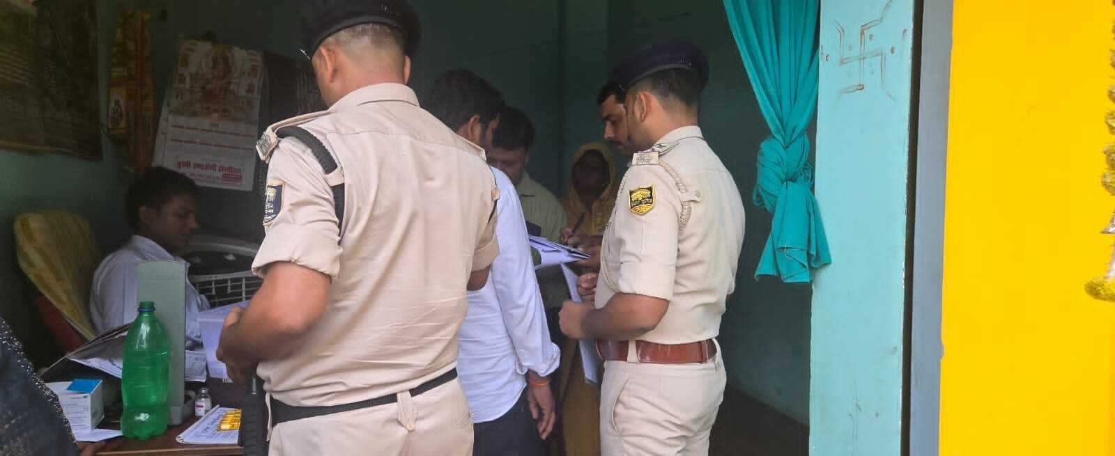 भूरना में अवैध क्लिनिक पर छापामारी, झोलाछाप डॉक्टर गिरफ्तार, क्लिनिक सील