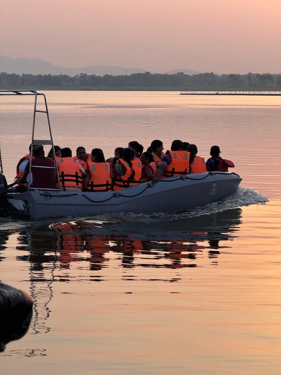 ओढ़नी डैम में जलक्रीड़ा के दौरान बोट में भरा पानी, बाल-बाल बचे सैलानी