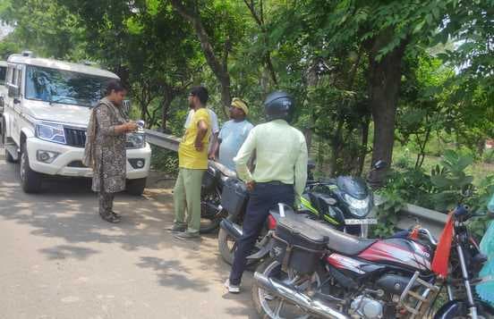 वाहन जांच के दौरान 36850 रुपये वसूला गया जुर्माना