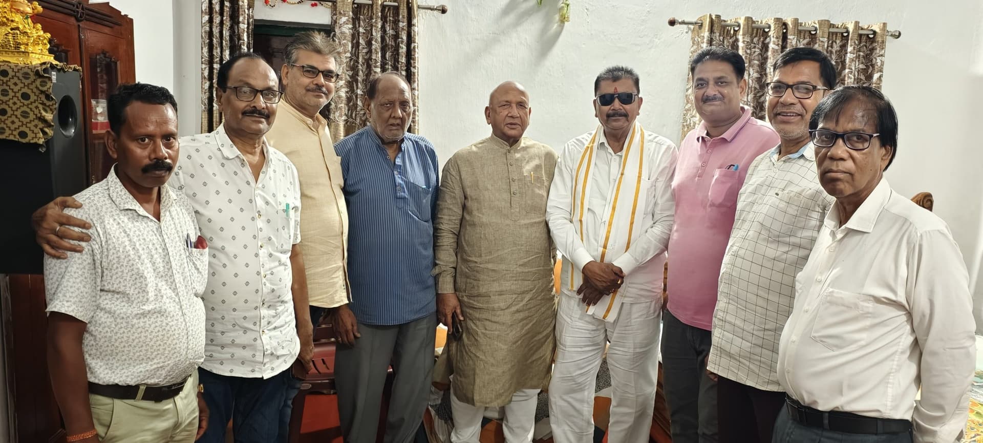 Chaibasa News : सारंडा के विभिन्न पहलुओं पर आज जिला प्रशासन से होगी बातचीत