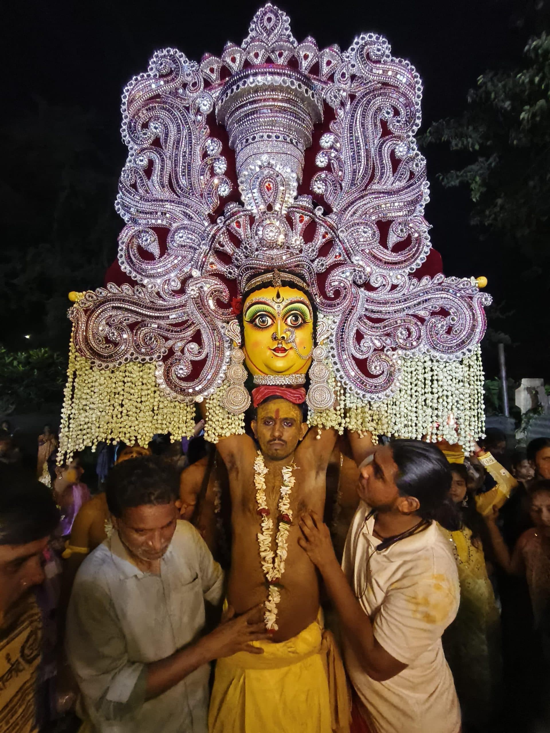 Chaibasa News : चक्रधरपुर में पांच दिवसीय शीतला माता पूजा समापन, भक्ति में डूबे रहे श्रद्धालु