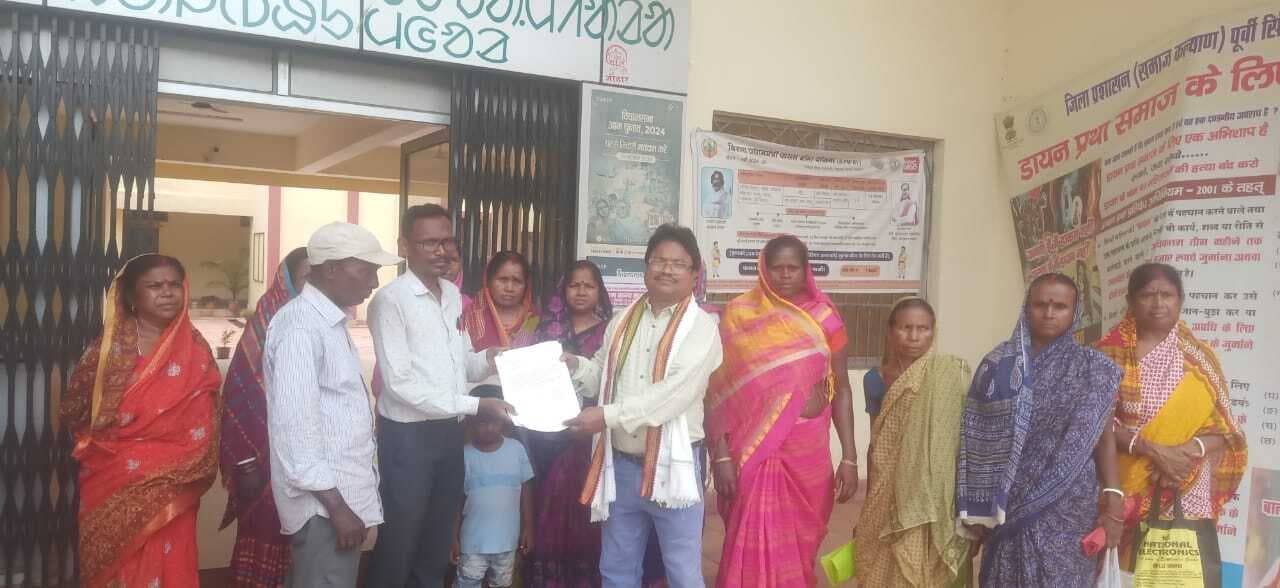 East Singhbhum News : आठ रुपये की ईंट 14 की हुई, अबुआ आवास बनाना हुआ मुश्किल