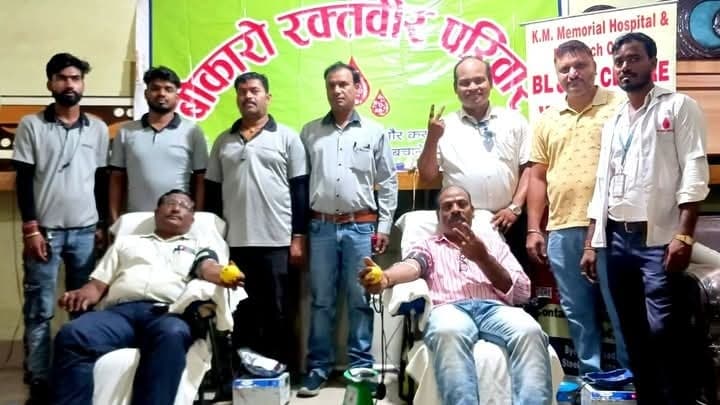 Bokaro News : बोकारो रक्तवीर परिवार ने लगाया रक्तदान शिविर