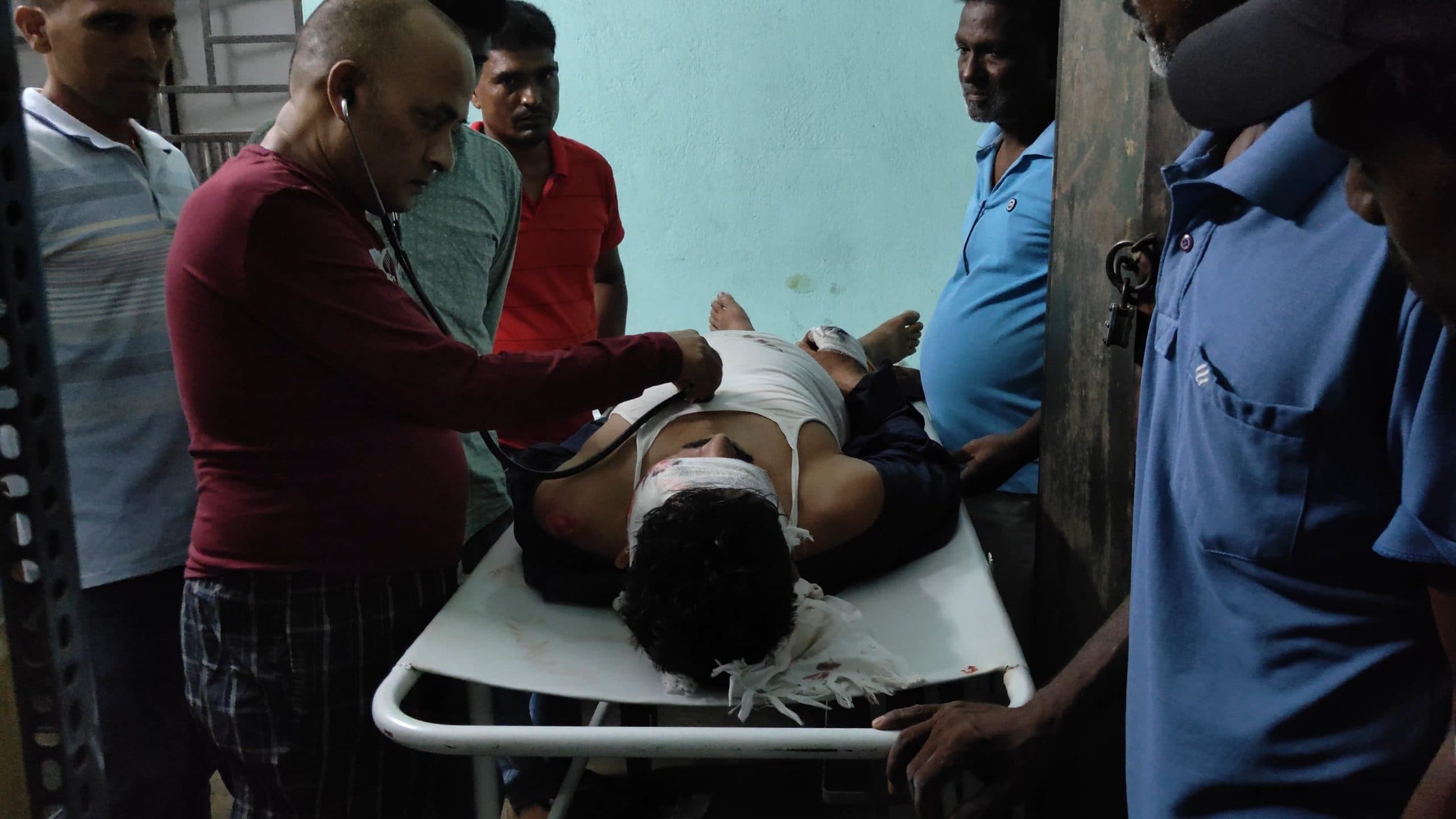 दो अलग-अलग सड़क हादसों में तीन बाइक सवार घायल, रेफर