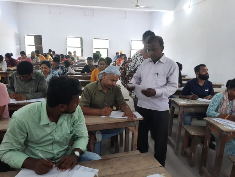 केपी महाविद्यालय मुरलीगंज  में इग्नू सत्रांत परीक्षा शुरू