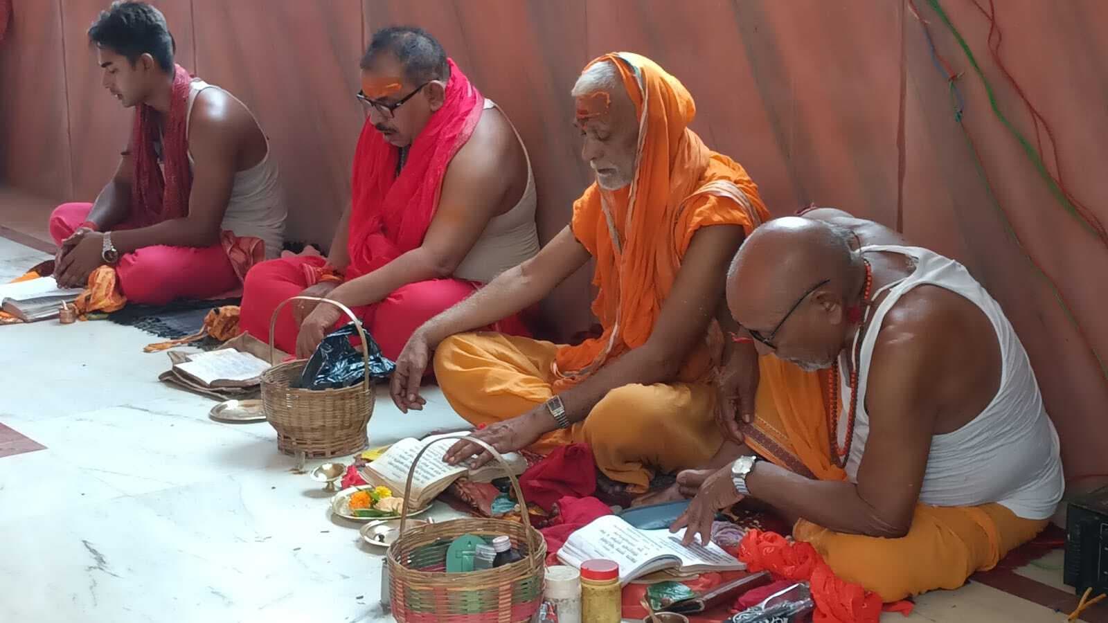 मां काली मंदिर में भव्य तीन दिवसीय शताब्दी पाठ का शुभारंभ