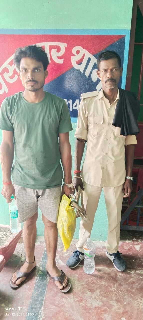 15 लीटर अवैध देसी चुलाई शराब के साथ तस्कर गिरफ्तार