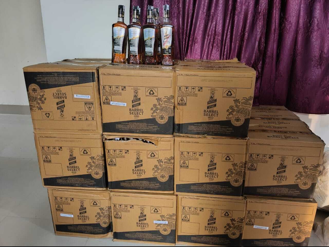 कार से 402 बोतल विदेशी शराब बरामद, एक गिरफ्तार