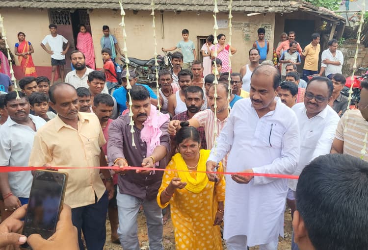 झिकटिया में 200 केवीए ट्रांसफॉर्मर से बहाल हुई बिजली आपूर्ति