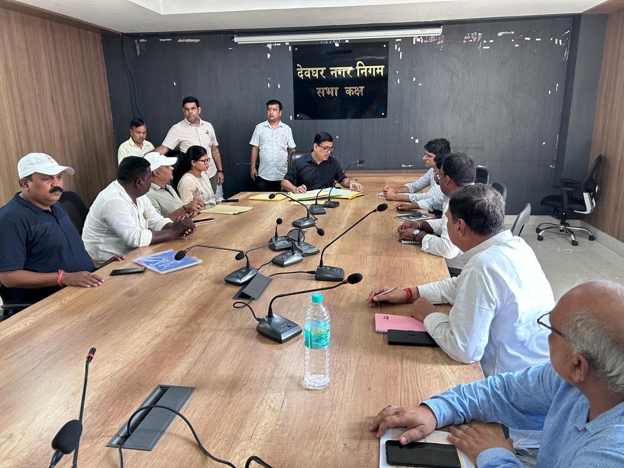 Deoghar News : श्रावणी मेले में तीन पालियों में होगी सफाई, दो कंपनियों को मिला जिम्मा