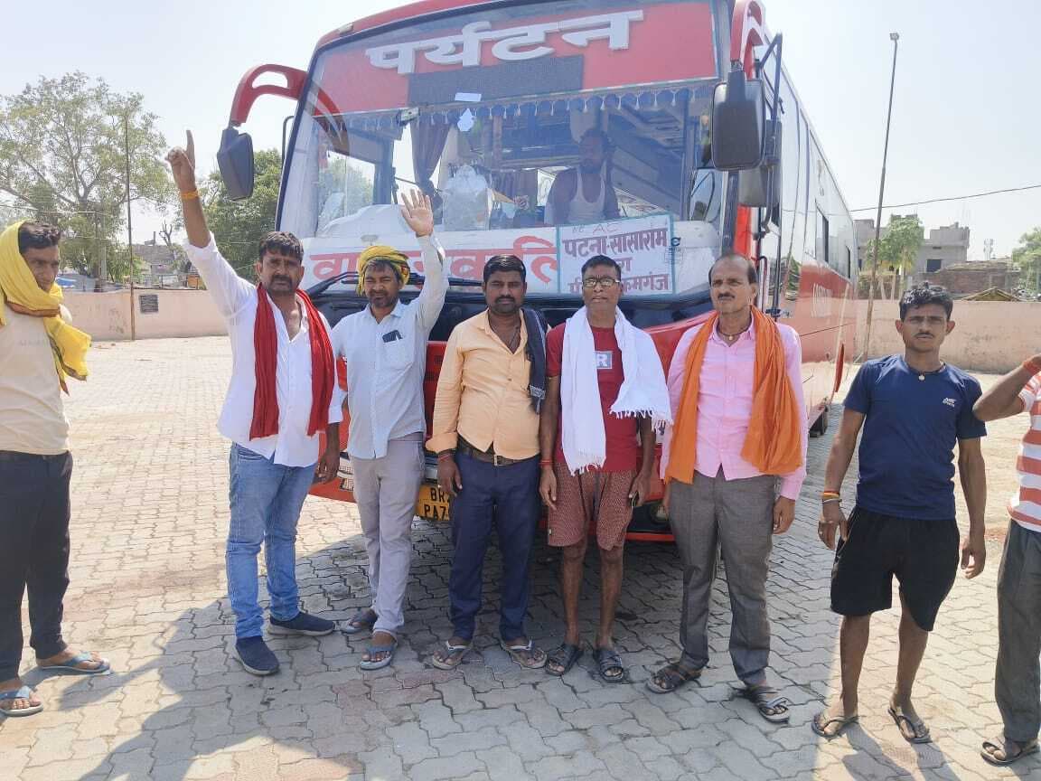 ट्रैफिक चालान से नाराज बस संचालकों ने की हड़ताल