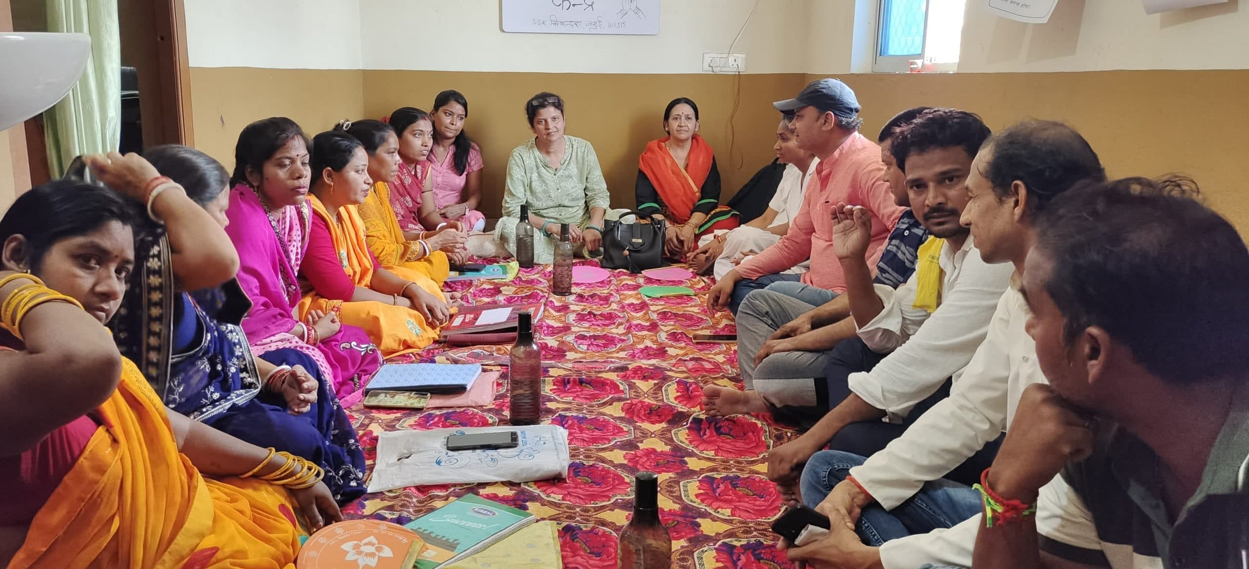 महिलाओं को दी गयी योजनाओं की जानकारी