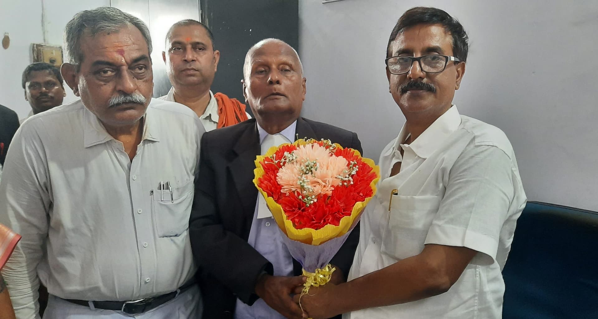Madhubani News :  जिला लोक अभियोजक पद पर शिवशंकर प्रसाद राय ने दिया योगदान