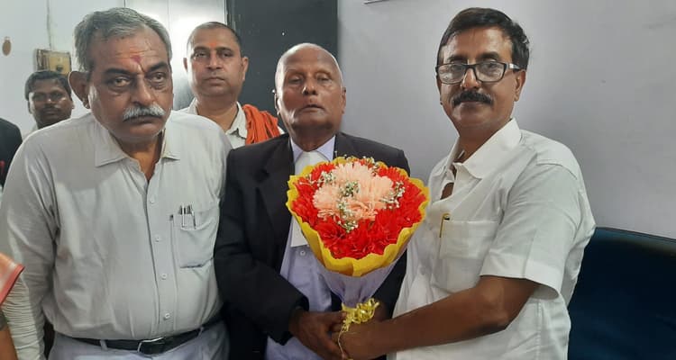 Madhubani News :  जिला लोक अभियोजक पद पर शिवशंकर प्रसाद राय ने दिया योगदान