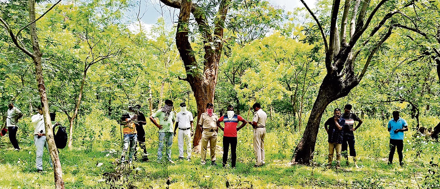 Rourkela News: सेक्टर-17 में रिंगरोड के किनारे मिली युवक की अधजली लाश, हत्या की आशंका